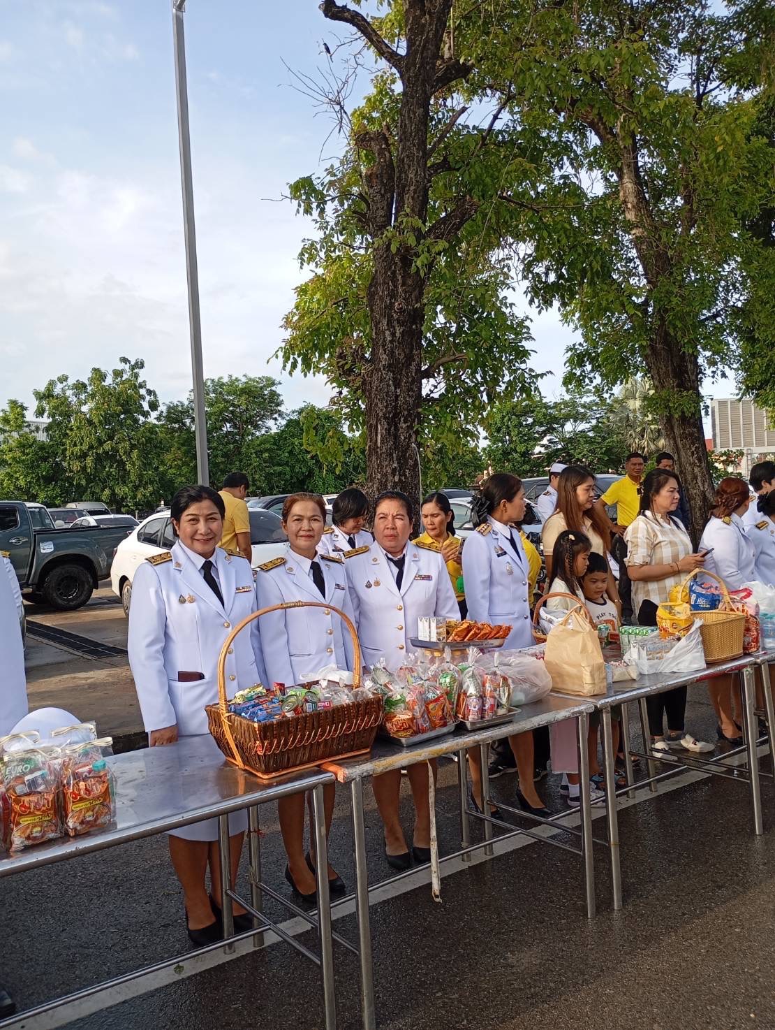 ข้าราชการและเจ้าหน้าที่สำนักงานสรรพากรพื้นที่ชัยภูมิ และ สนง.สรรพากรพื้นที่สาขาในสังกัด ร่วมพิธีทำบุญตักบาตรถวายพระราชกุศลแด่พระบาทสมเด็จพระบรมชนกาธิเบศร มหาภูมิพลอดุลยเดชมหาราช บรมนาถบพิตร เนื่องในวันนวมินทรมหาราช 13 ตุลาคม 2568