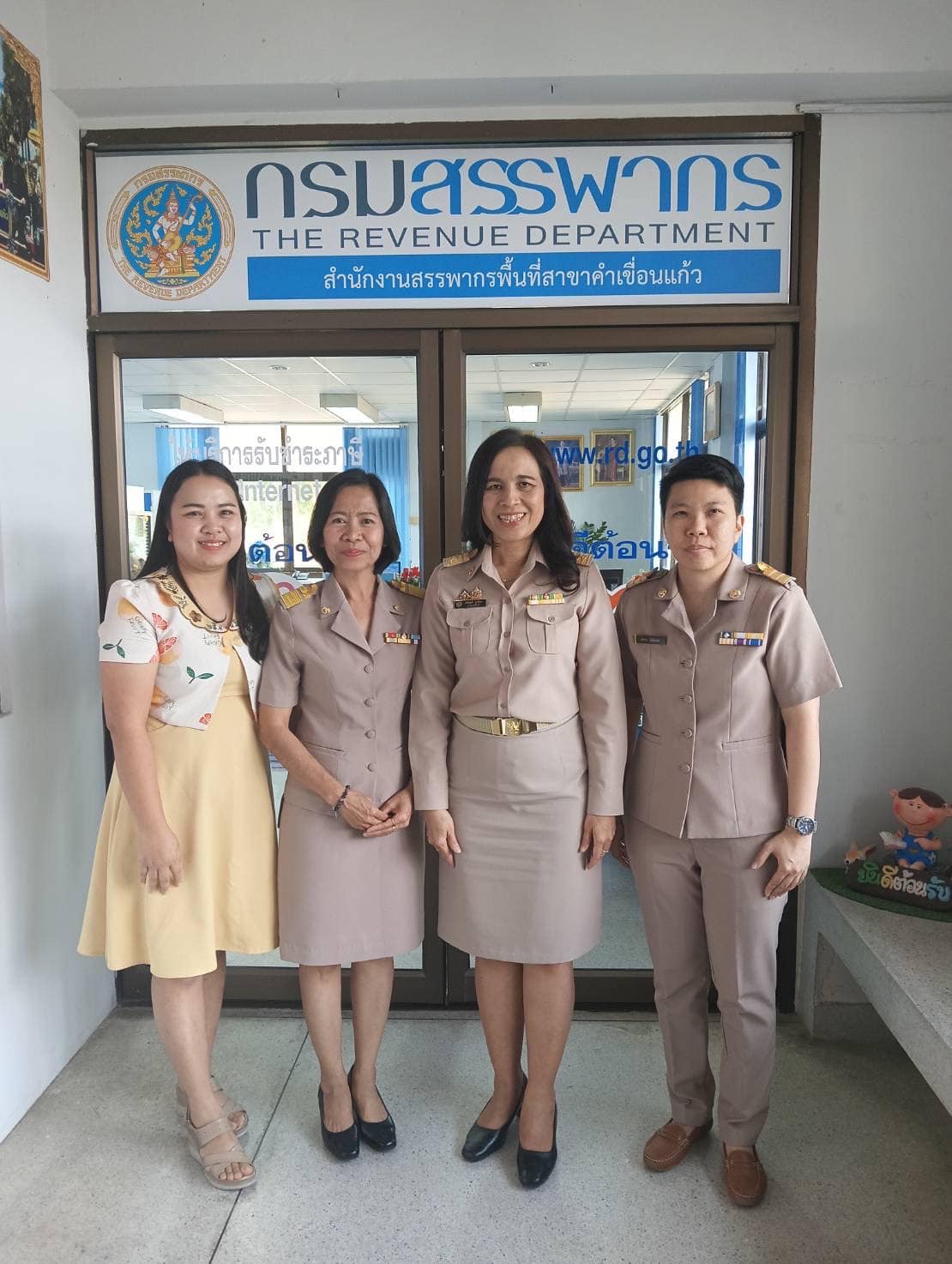 วันที่ 3 - 4 มีนาคม 2568 นางเปรมฤดี  อุ่นจิตต สรรพากรพื้นที่ยโสธร ตรวจเยี่ยมสำนักงานสรรพากรพื้นที่สาขาในสังกัด 