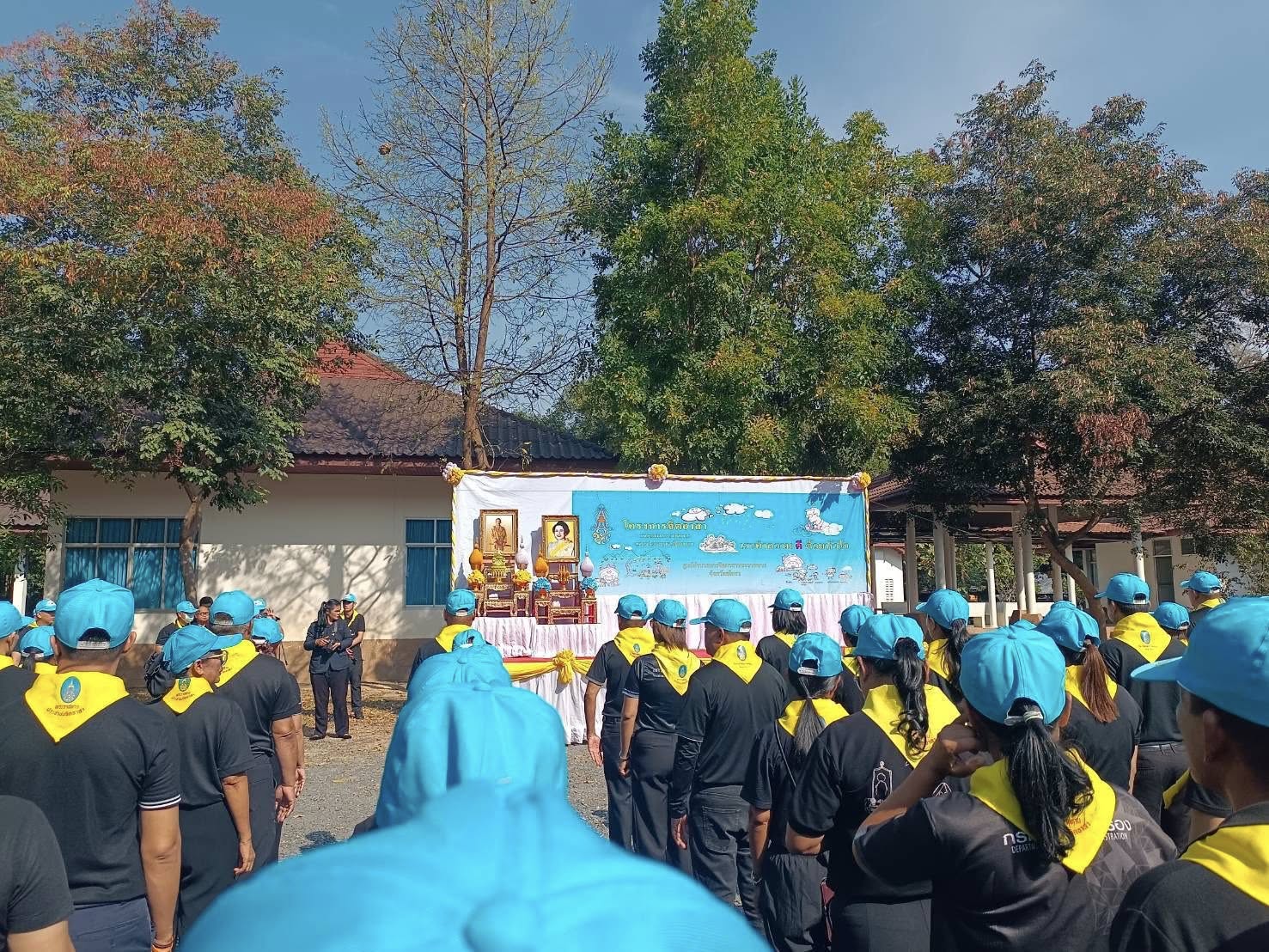 สรรพากรพื้นที่ยโสธร มอบหมายให้ เจ้าหน้าที่ส่วนกรรมวิธีและคืนภาษี สำนักงานสรรพากรพื้นที่ยโสธร เข้าร่วมกิจกรรมจิตอาสาพัฒนา เพื่อถวายเป็นพระราชกุศล น้อมสำนึกในพระมหากรุณาธิคุณ สมเด็จพระนางเจ้าสิริกิติ์ พระบรมราชินีนาถ พระบรมราชชนนีพันปีหลวง