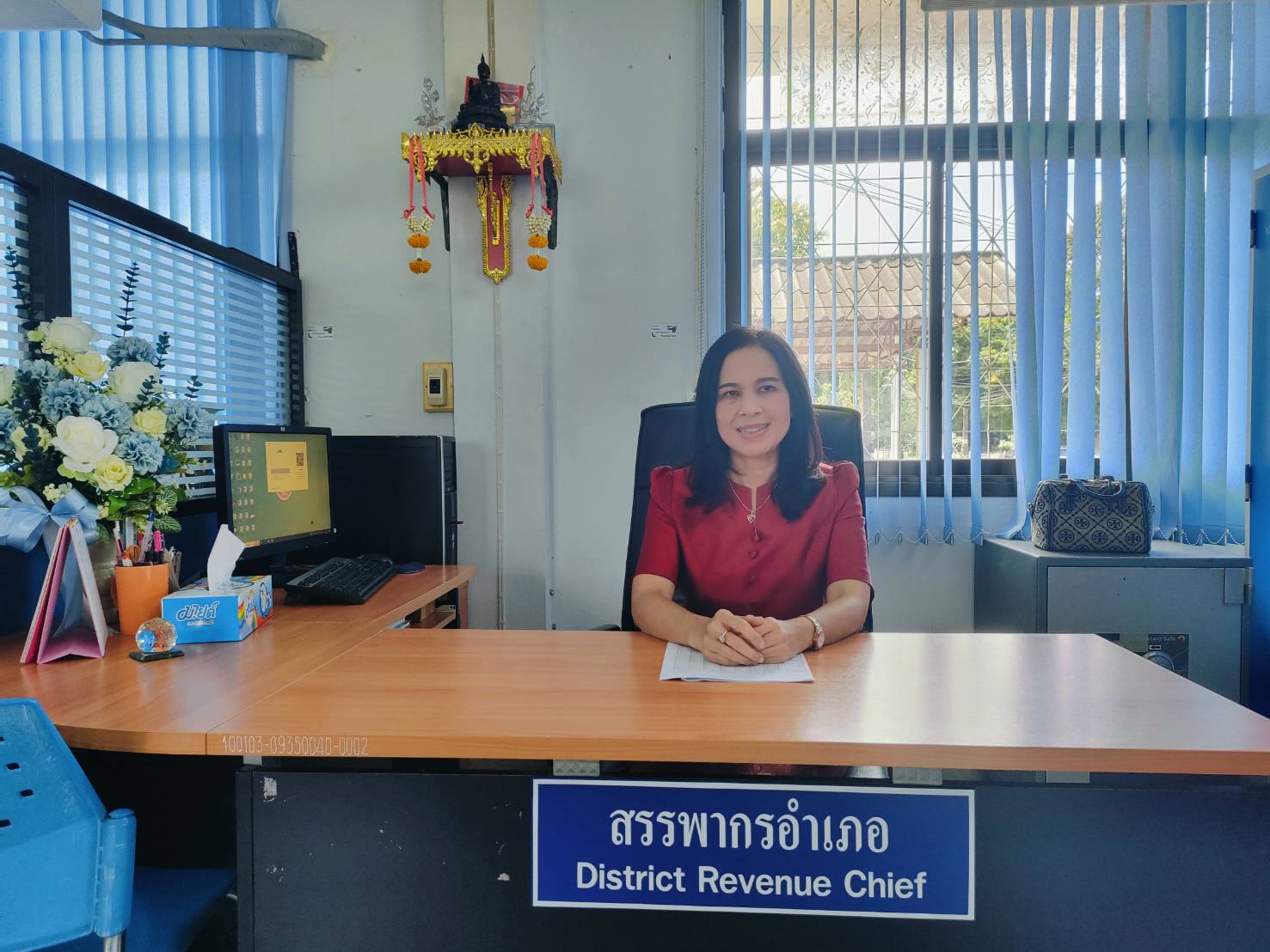 นางเปรมฤดี อุ่นจิตต สรรพากรพื้นที่ยโสธร เข้าตรวจเยี่ยม มอบนโยบาย และให้กำลังใจเจ้าหน้าที่ผู้ปฏิบัติงาน