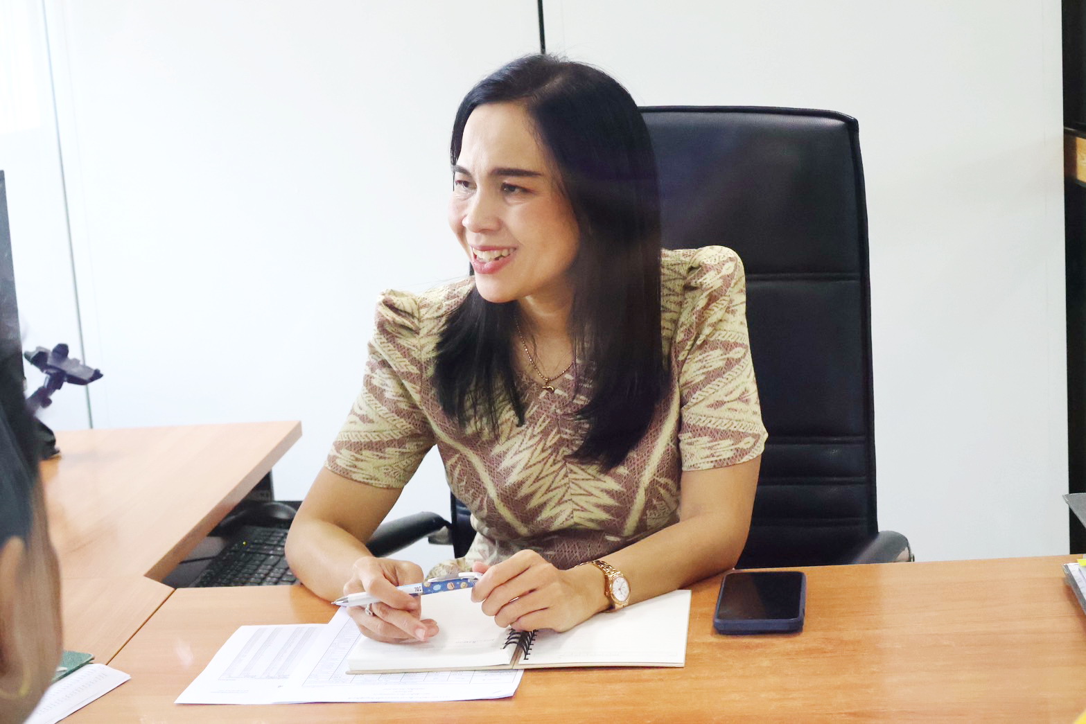 นางเปรมฤดี อุ่นจิตต สรรพากรพื้นที่ยโสธร เข้าตรวจเยี่ยม มอบนโยบายและให้กำลังใจเจ้าหน้าที่ผู้ปฏิบัติงาน