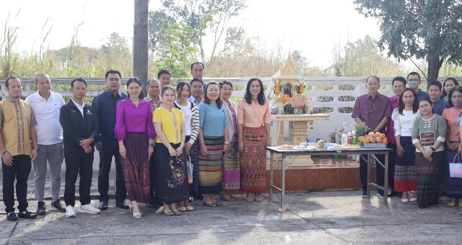 สำนักงานสรรพากรพื้นที่ยโสธร จัดพิธีสักการะสิ่งศักดิ์สิทธิ์ประจำสำนักงาน  เนื่องในเทศกาลปีใหม่ 2568 เพื่อเป็นสิริมงคล เป็นขวัญและกำลังใจ ให้แก่ข้าราชการ พนักงานราชการ และลูกจ้างในสังกัดสำนักงานสรรพากรพื้นที่ยโสธ