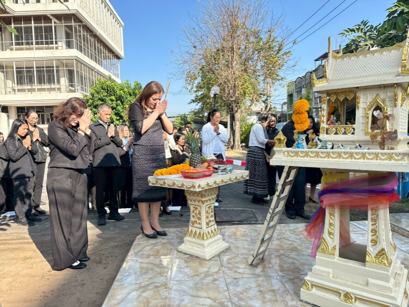 พิธีไหว้ศาลประจำสำนักงานสรรพากรพื้นที่บุรีรัมย์ เนื่องในโอกาสวันขึ้นปีใหม่ 2569 