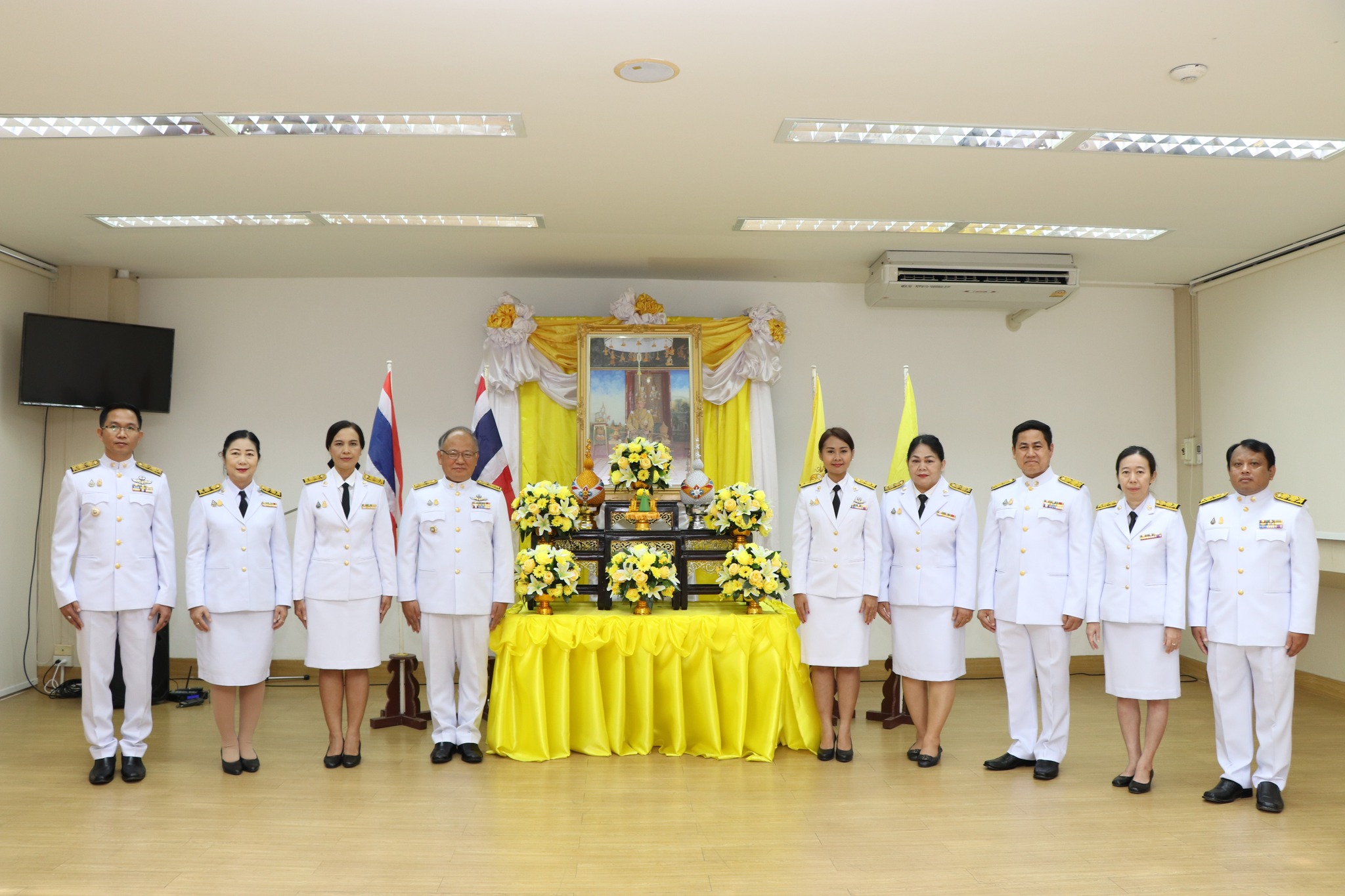 สำนักงานสรรพากรภาค 10 จัดพิธีลงนามถวายพระพรชัยมงคล พระบาทสมเด็จพระเจ้าอยู่หัว และพิธีถวายสัตย์ปฏิญาณเพื่อเป็นข้าราชการที่ดีและพลังของแผ่นดิน ประจำปี 2566