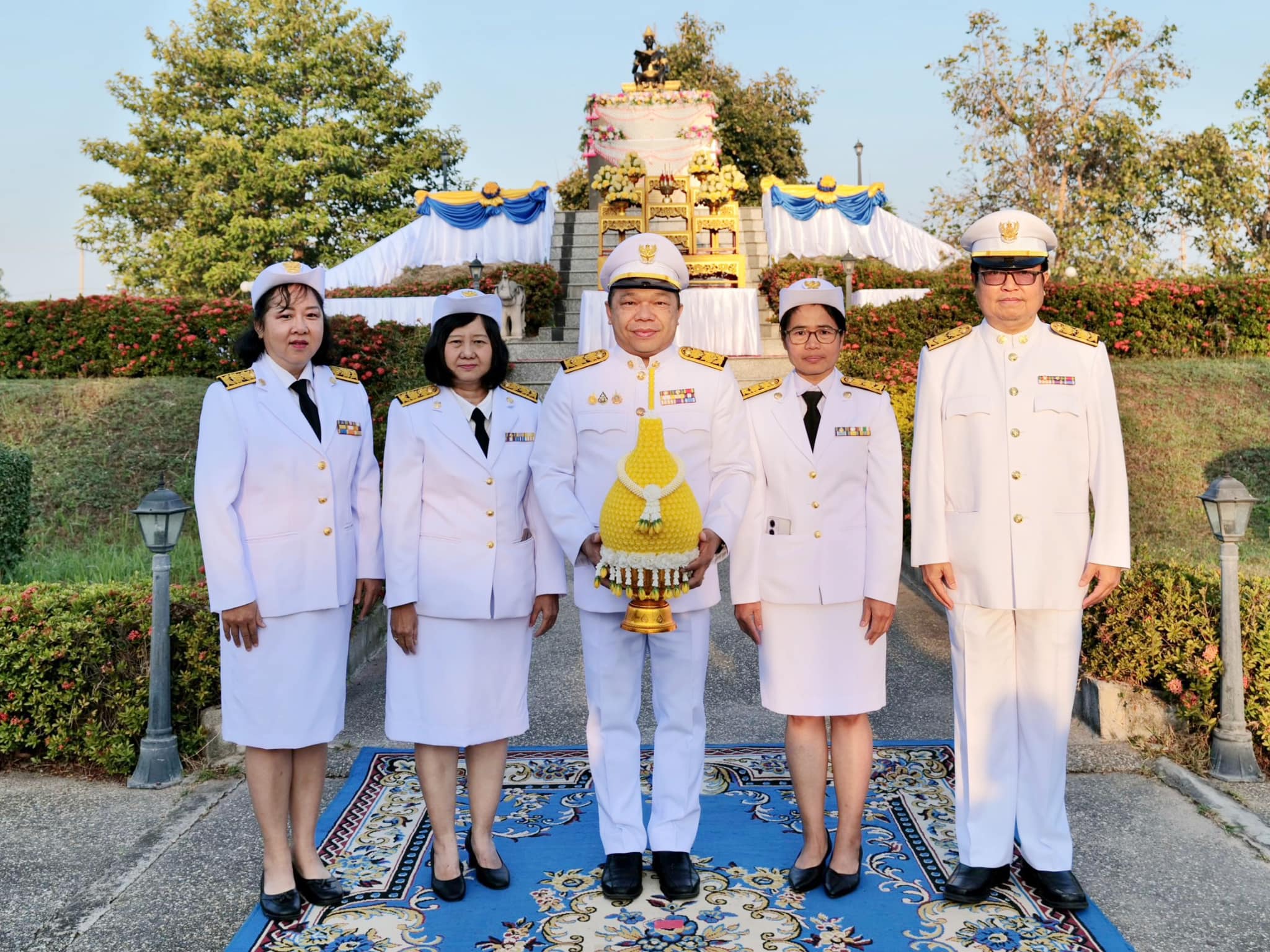 สำนักงานสรรพากรภาค 10 ร่วมวางพานพุ่มถวายราชสักการะ เนื่องในวันพ่อขุนรามคำแหงมหาราช ประจำปี 2568