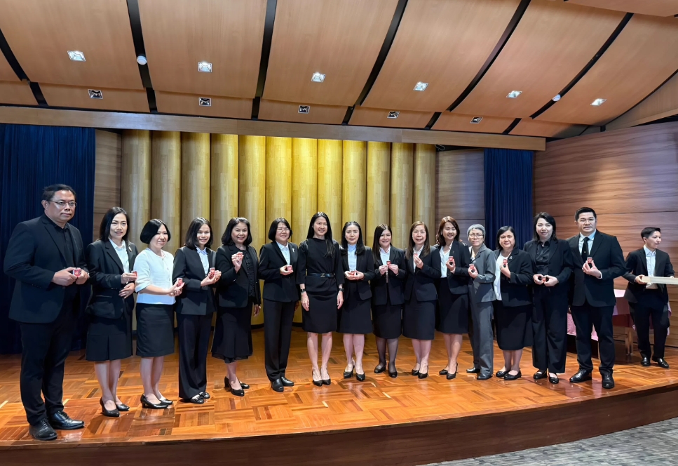 สำนักงานสรรพากรภาค 10 เข้าขอพรและสวัสดีปีใหม่ อธิบดีกรมสรรพากร และผู้บริหารระดับสูงกรมสรรพากร