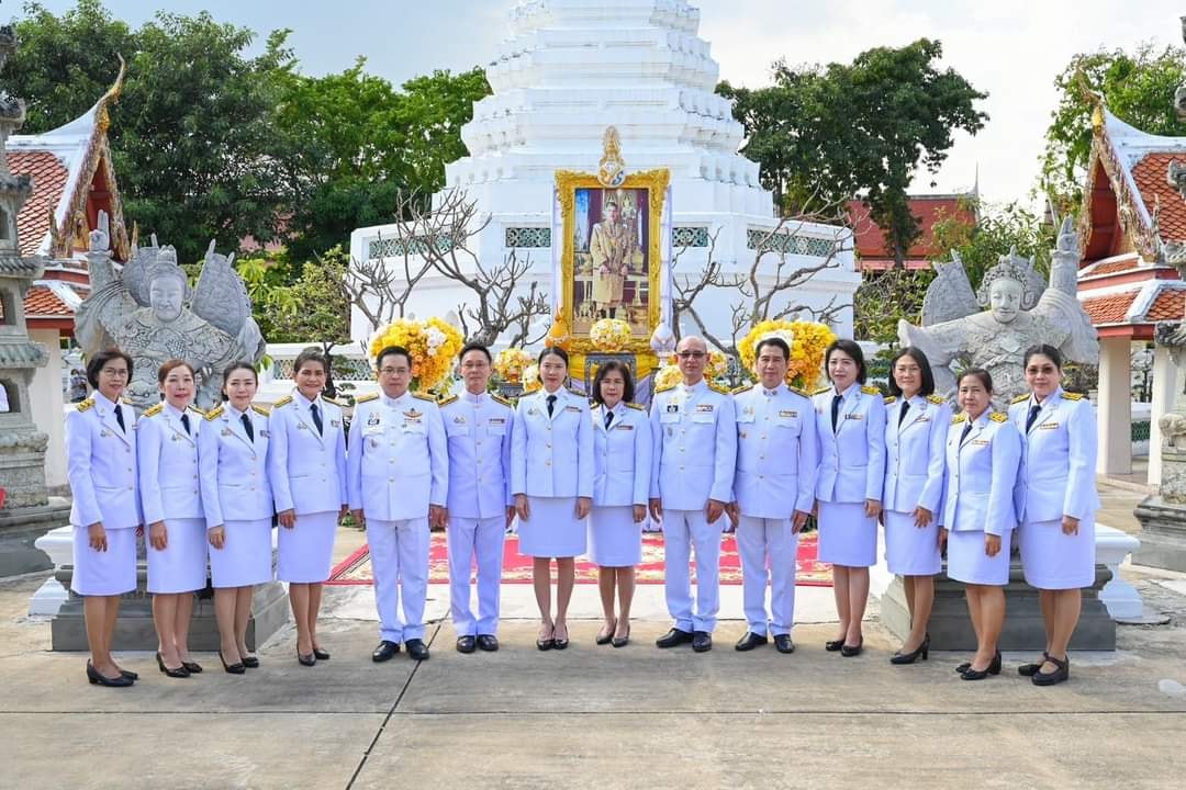 นางสาวอรุณีย์ วิศิษฎ์ชัยนนท์ สรรพากรพื้นที่อุดรธานี ร่วมพิธีถวายผ้าพระกฐินพระราชทานกรมสรรพากร ประจำปีพุทธศักราช 2566