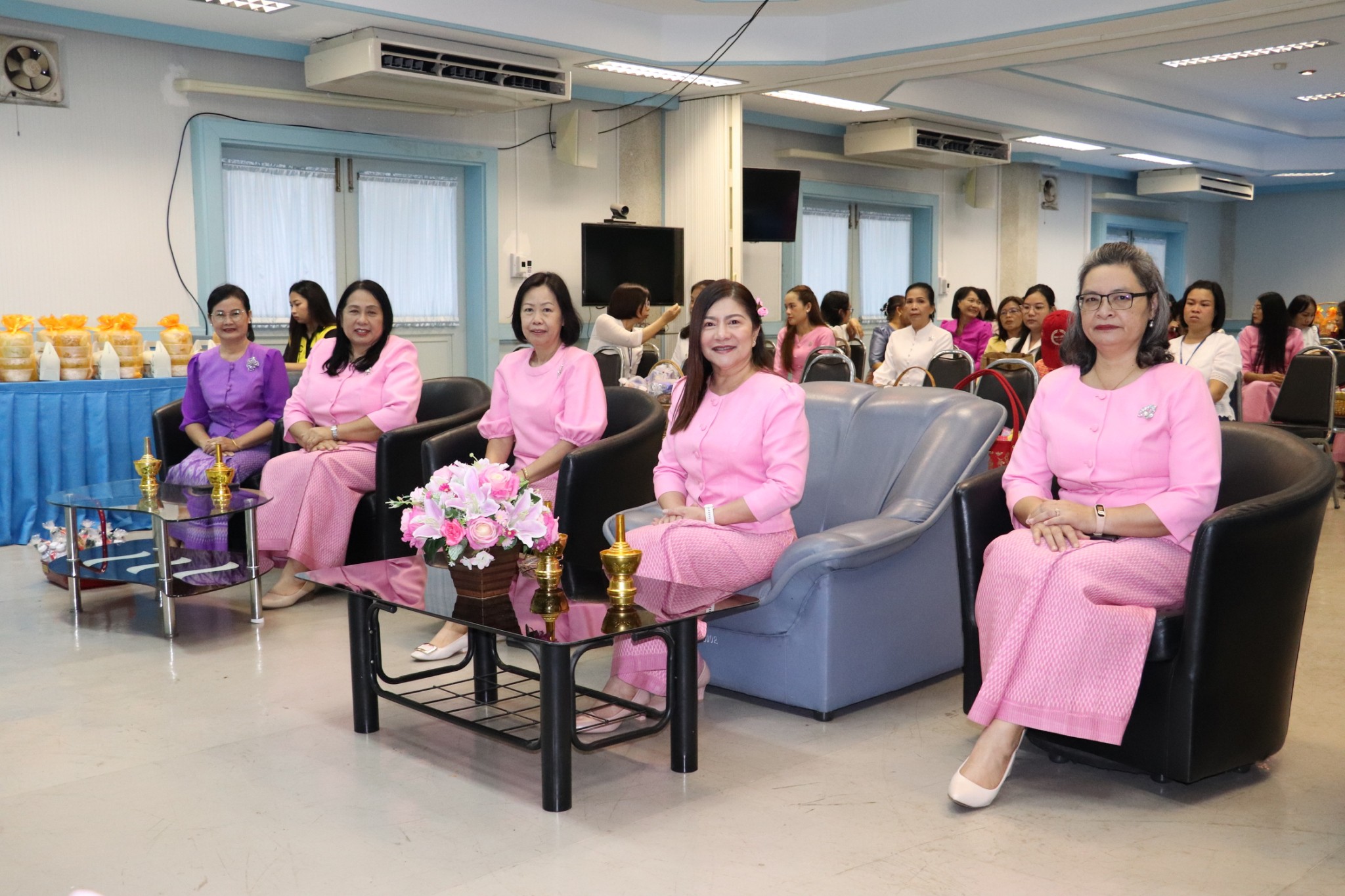 พิธี “ทำบุญตักบาตร เนื่องในเทศกาลสงกรานต์ ประจำปี 2568” 