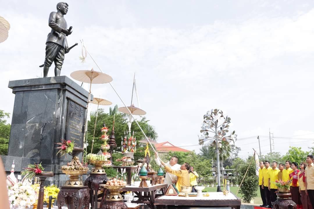 เข้าร่วมพิธีสักการะพระเจริญราชเดช (ท้าวกวด) ผู้ก่อตั้งเมืองมหาสารคาม เนื่องในพิธีวันสถาปนาเมืองมหาสารคาม 159 ปี