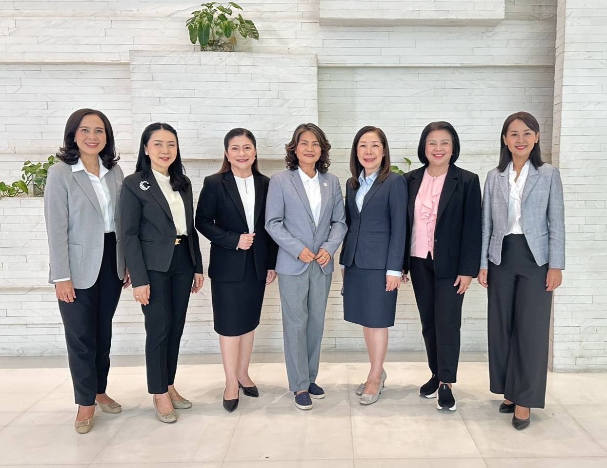 นางสาววิลาวัณย์ เอกประเสริฐกุล สรรพากรพื้นที่มหาสารคาม เข้าร่วมประชุมสัมมนา ผู้บริหารกรมสรรพากรทั่วราชอาณาจักร กลางปีงบประมาณ พ.ศ. 2568