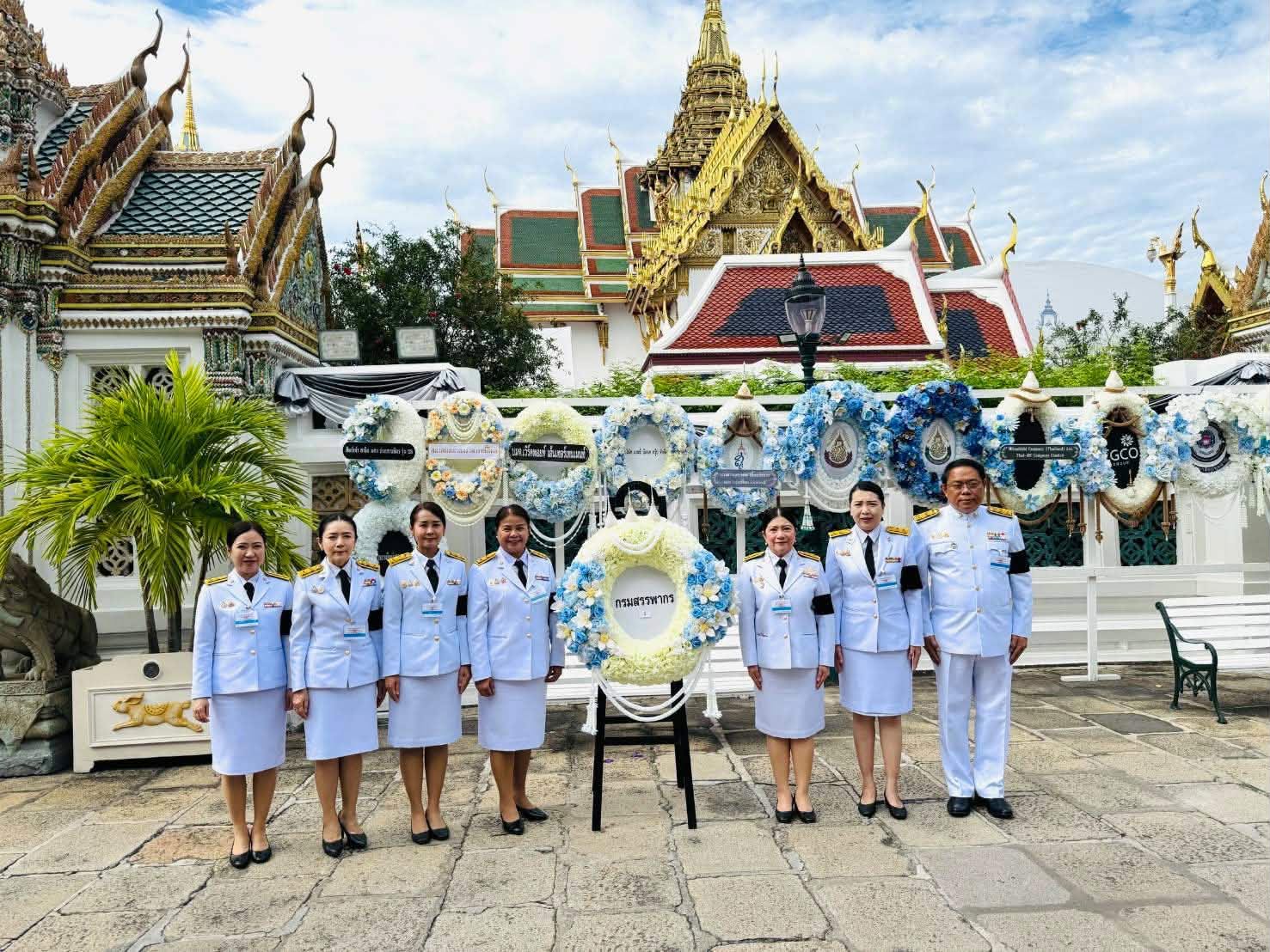 สำนักงานสรรพากรพื้นที่กาฬสินธุ์ โดยมี นางมณฑิยา เลิศสหพันธ์ สรรพากรพื้นที่กาฬสินธุ์ เข้าร่วมเป็นเจ้าภาพพระพิธีธรรมสวดพระอภิธรรมพระบรมศพ สมเด็จพระนางเจ้าสิริกิติ์ พระบรมราชินีนาถ พระบรมราชชนนีพันปีหลวง ณ พระที่นั่งดุสิตมหาปราสาทพระบรมมหาราชวัง กรุงเทพมหานคร