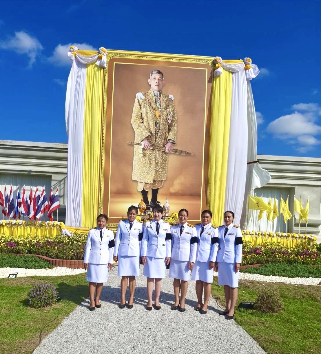 พิธีเจริญพระพุทธมนต์เจริญจิตตภาวนาตามแนวทางหลักธรรมพระราชทานธรรมน เฉลิมพระเกียรติพระบาทสมเด็จพระเจ้าอยู่หัว  ณ วัดท่าสะแบง