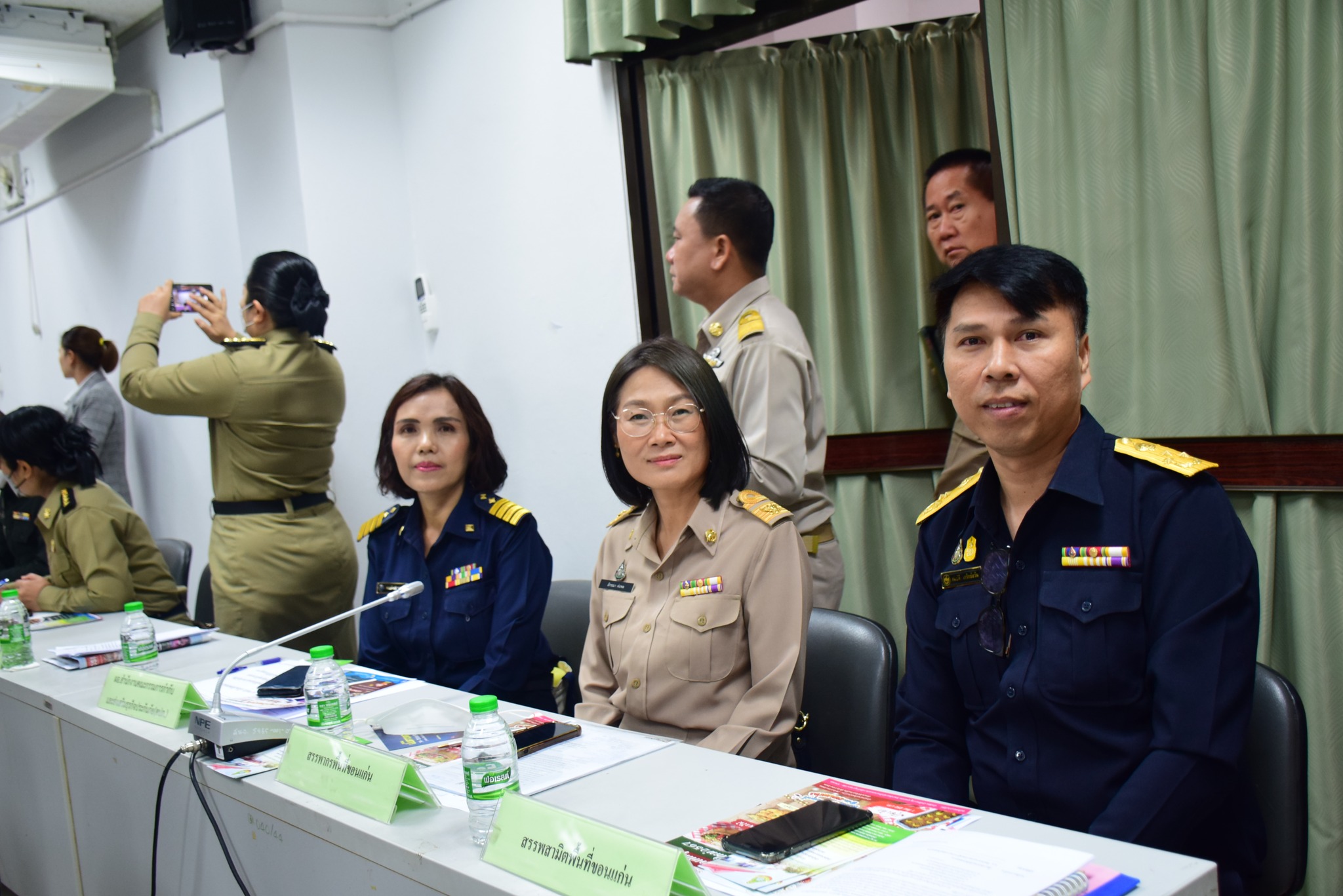  เข้าร่วมการประชุมกรรมการจังหวัด