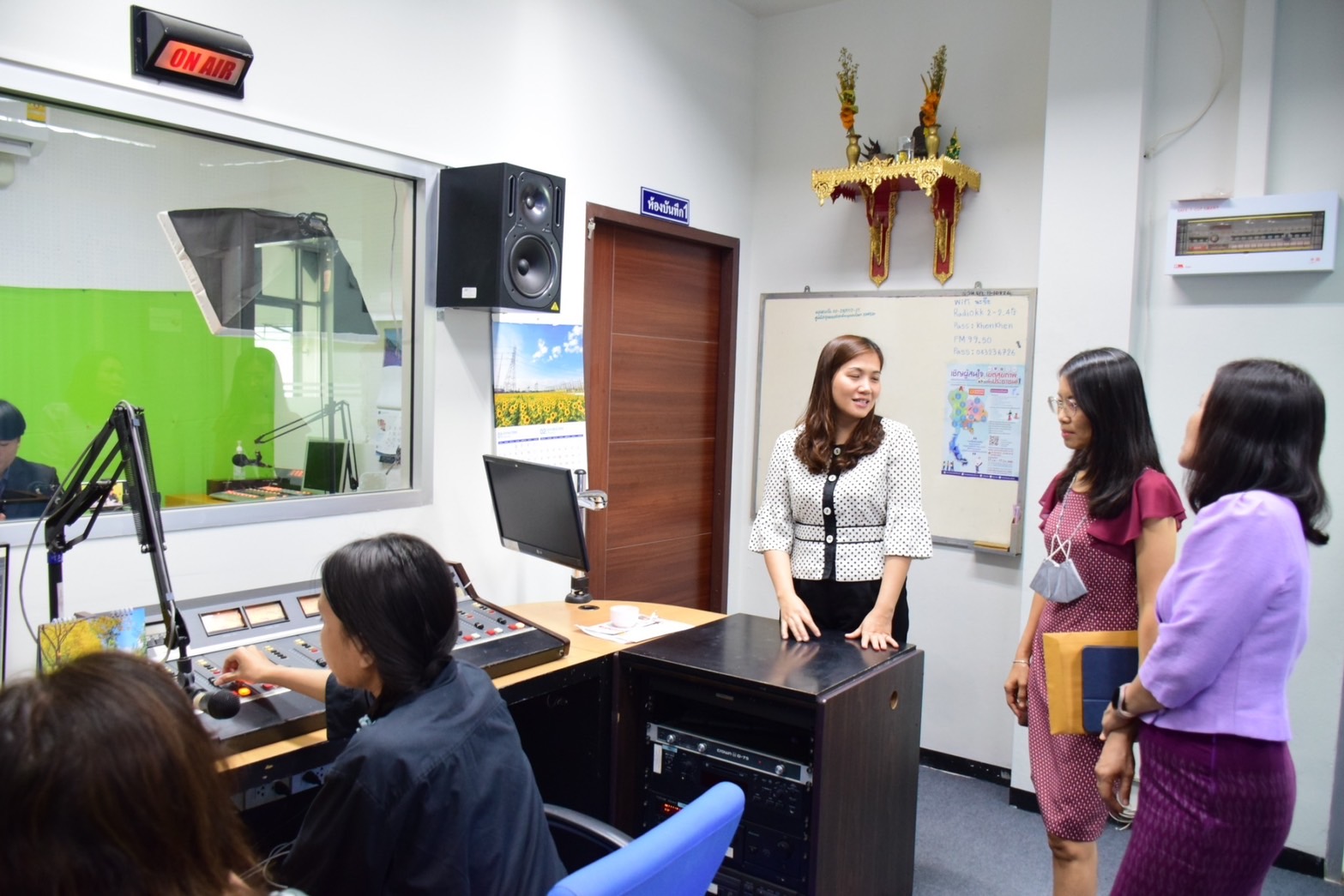 ขอรับบริการสถานีวิทยุกระจายเสียงแห่งประเทศไทย จังหวัดขอนแก่น FM 99.50 MHz กรมประชาสัมพันธ์ เพื่อเผยแพร่รายการ “เพื่อนภาษี”  ออกอากาศทุกวันศุกร์ เวลา 18.30 - 19.00 น.