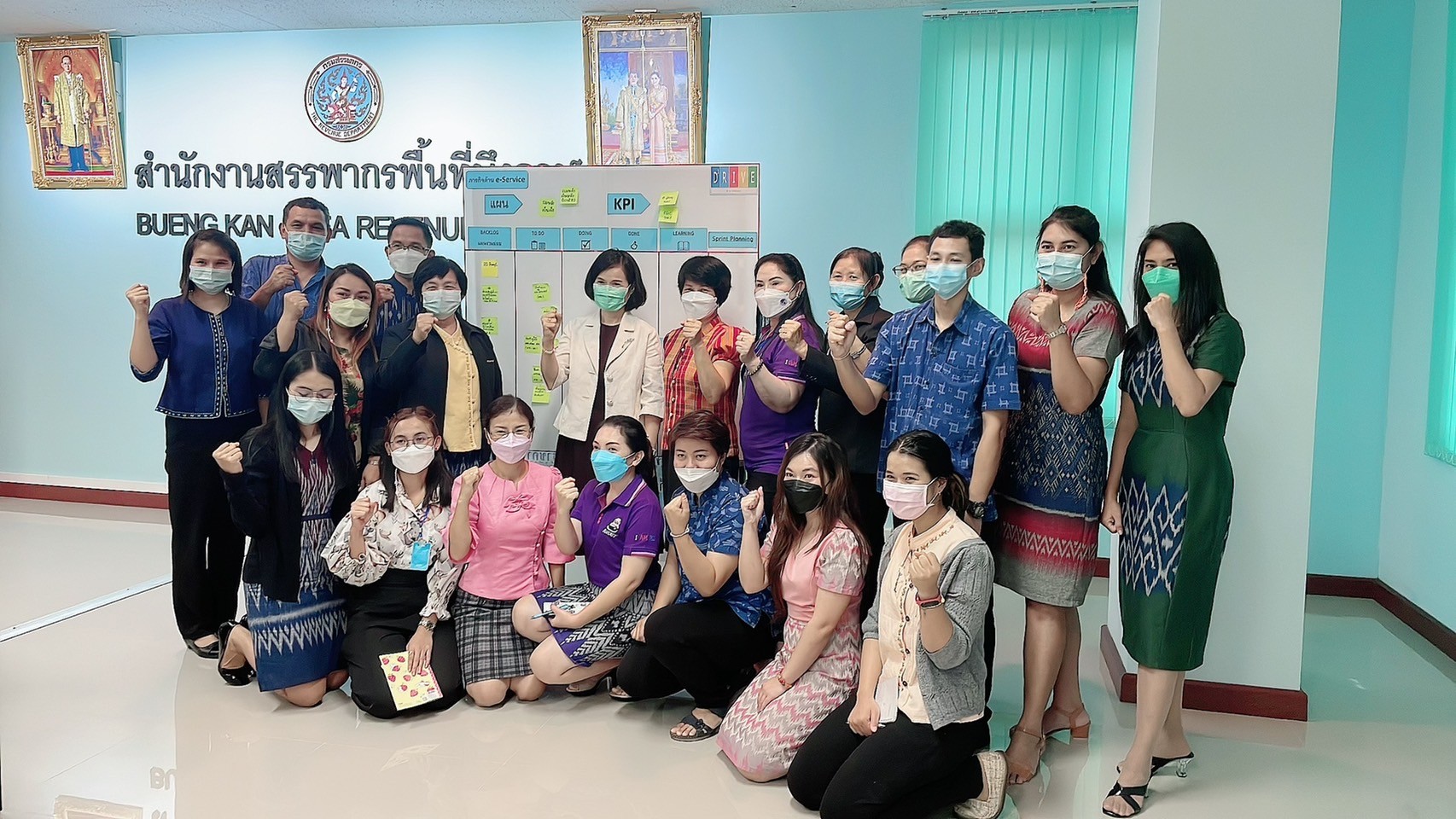 นางกิตติพร  เหล่าวิทวัส นักวิชาการสรรพากรเชี่ยวชาญ รักษาราชการแทน สรรพากรพื้นที่บึงกาฬ  เป็นประธานการประชุมพร้อมมอบนโยบายการขับเคลื่อนแผนปฏิบัติราชการ ประจำปีงบประมาณ พ.ศ.2565
