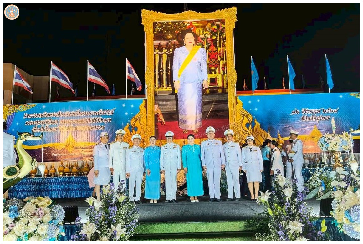 พิธีถวายเครื่องราชสักการะและจุดเทียนถวายพระพรชัยมงคล