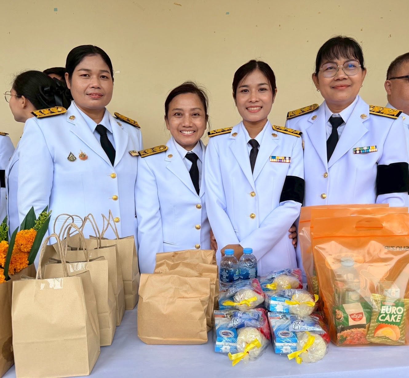 พิธีเจริญพระพุทธมนต์และทำบุญตักบาตรถวายพระราชกุศล กิจกรรมเฉลิมพระเกียรติ