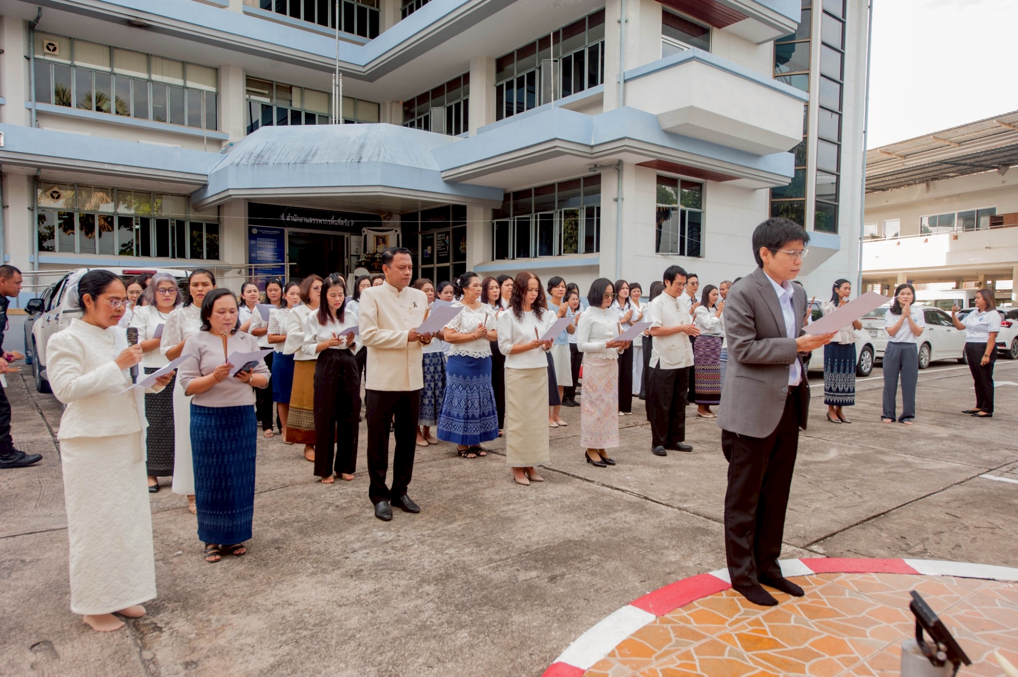 8 มกราคม 2569 นางสาวธนาภา ชาญชาตรีรัตน์ สรรพากรพื้นที่ตรัง พร้อมด้วย เจ้าหน้าที่ในสังกัดสำนักงานสรรพากรพื้นที่ตรัง จัดทำพิธีทำบุญสำนักงาน เนื่องในโอกาสวันขึ้นปีใหม่ 2569 เพื่อเป็นการเสริมสร้างความเป็นศิริมงคลในการปฏิบัติงาน ณ อาคารสำนักงานสรรพากรพื้นที่ตรัง